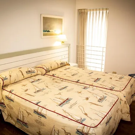 Isabel - Suarez Inclan 38 Hotel Cudillero Room photo